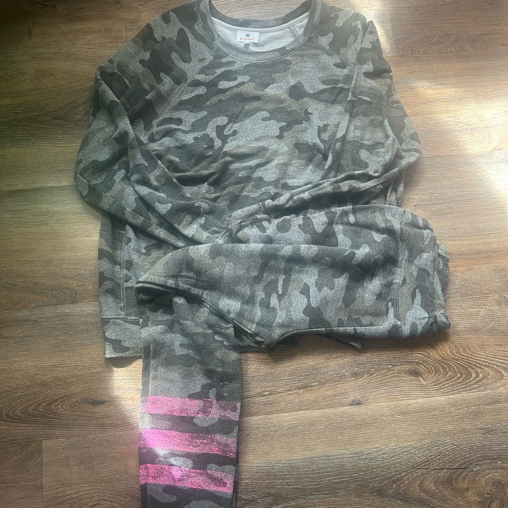 Sundry Camouflage Lounge Set